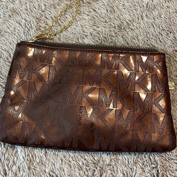 Authentic Michael Kors Clutch 👜 - Picture 6 of 7
